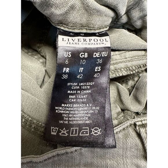 Liverpool women’s green jeans with zippers at ankle and several cute pockets, si - Picture 6 of 9